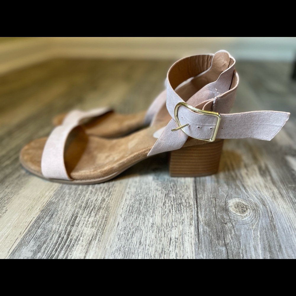 Blush Heels (size 10)